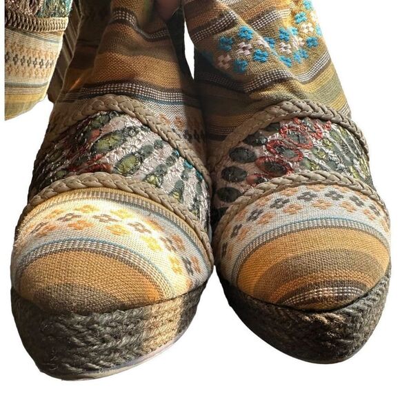 Michael Antonio multicolor tapestry wedge boot size 9.5 - Picture 10 of 15